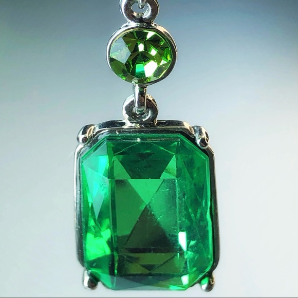 Vintage decorative green dangle earrings - Picture 4 of 4